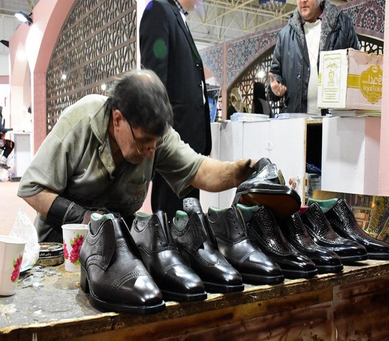 تولید و توزیع انواع کفش اسپرت 