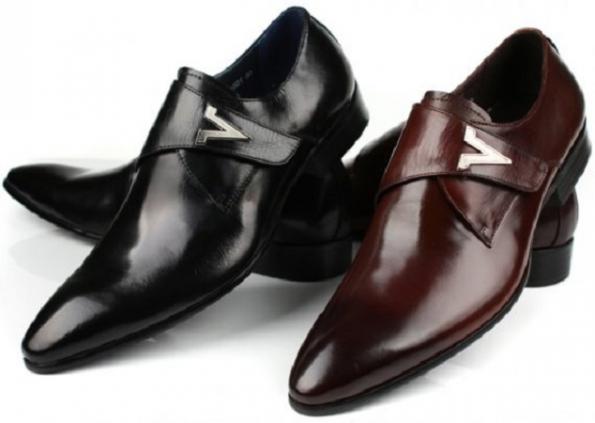فروش کفش مردانه با طرح های سال جدید با تخفیف ویژه