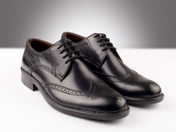 خرید پرفروش ترین کفش مردانه چرم طرح جدید در سال ۹۸